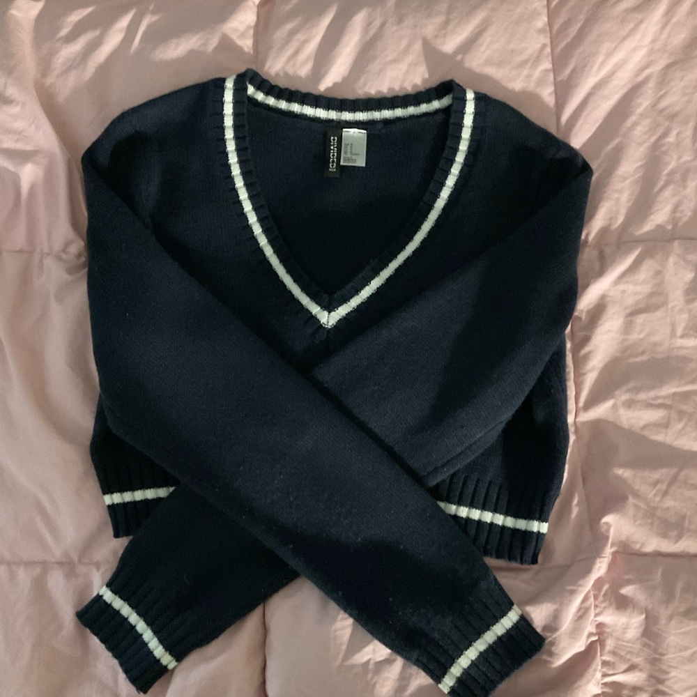 H&M divided cropped sweater, womens size m